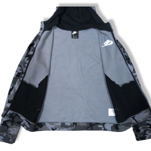 NWOT NIKE CAMO HOODIE - Picture 2 of 5